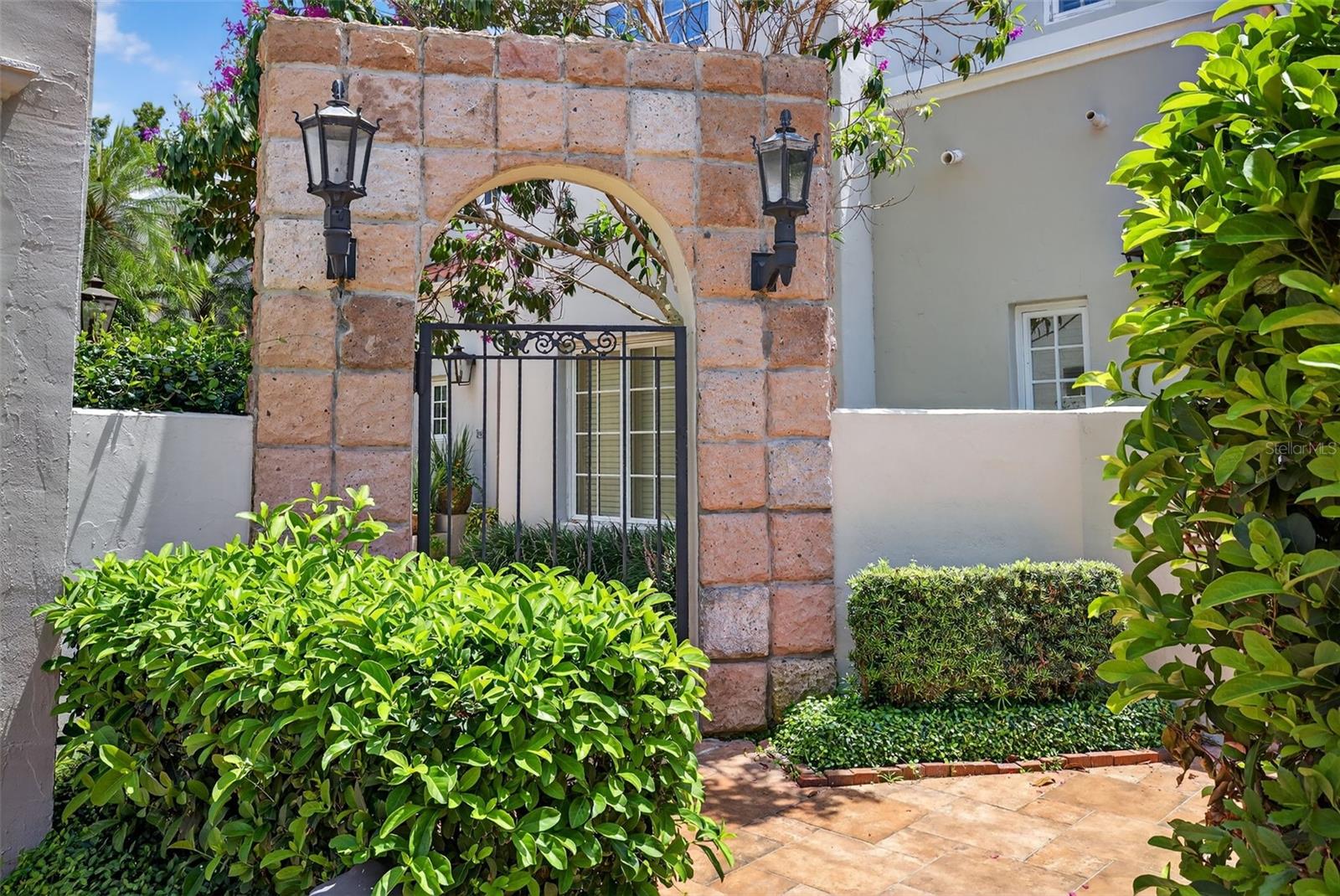Image 50 of 64 For 4965 Bayshore Boulevard 4965