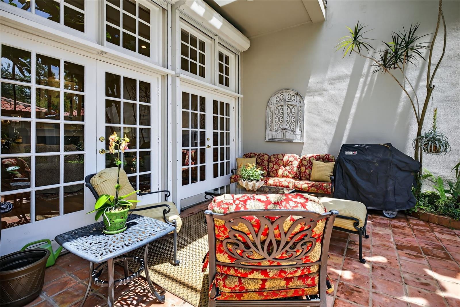 Image 6 of 64 For 4965 Bayshore Boulevard 4965