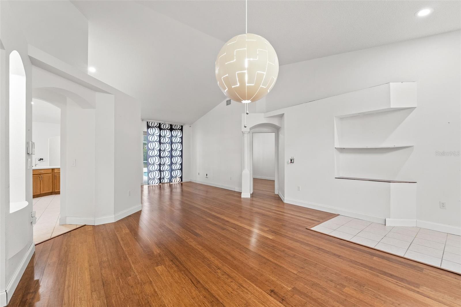 Image 14 of 53 For 10208 Thicket Point Way