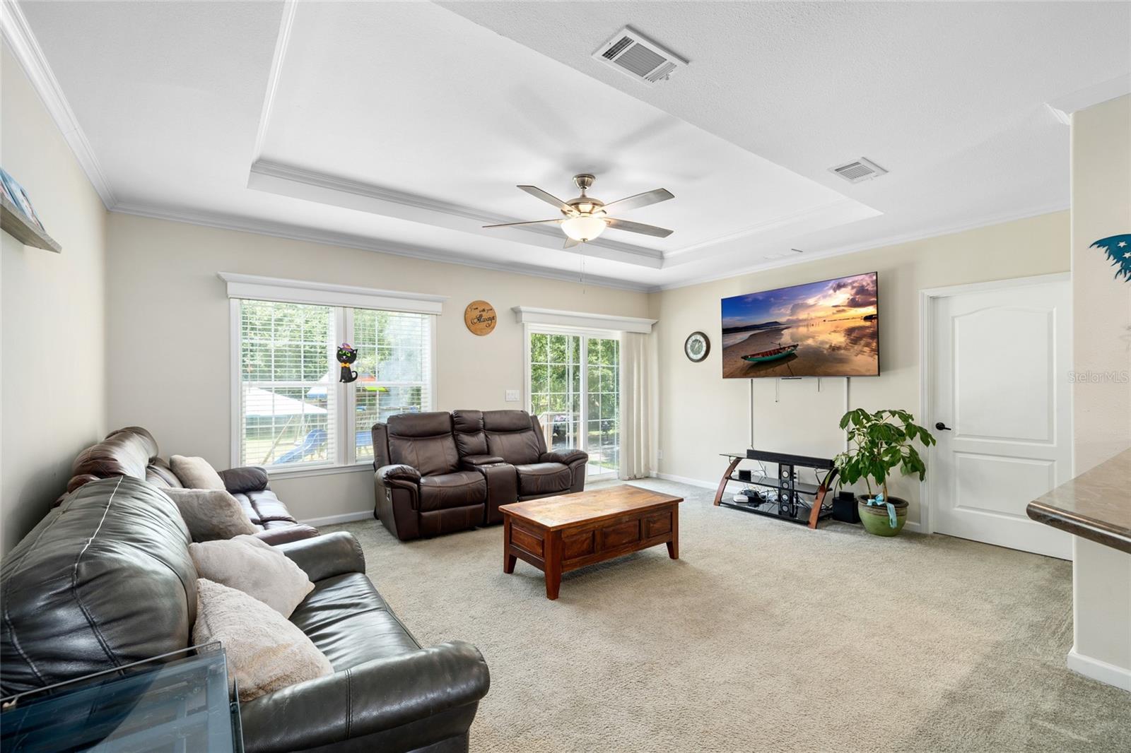 Listing photo id 12 for 6415 Mangrove Drive