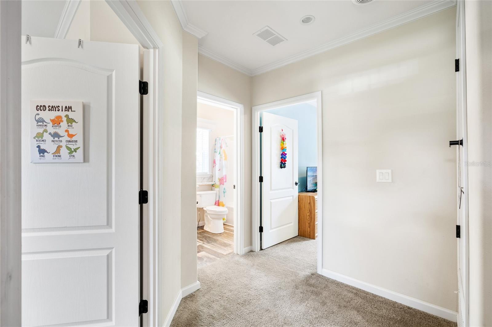 Listing photo id 15 for 6415 Mangrove Drive