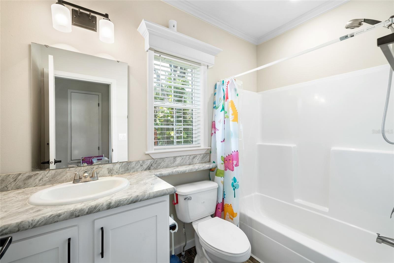 Listing photo id 18 for 6415 Mangrove Drive