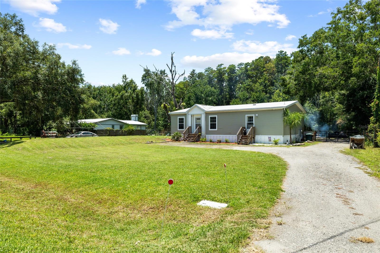 Listing photo id 5 for 6415 Mangrove Drive
