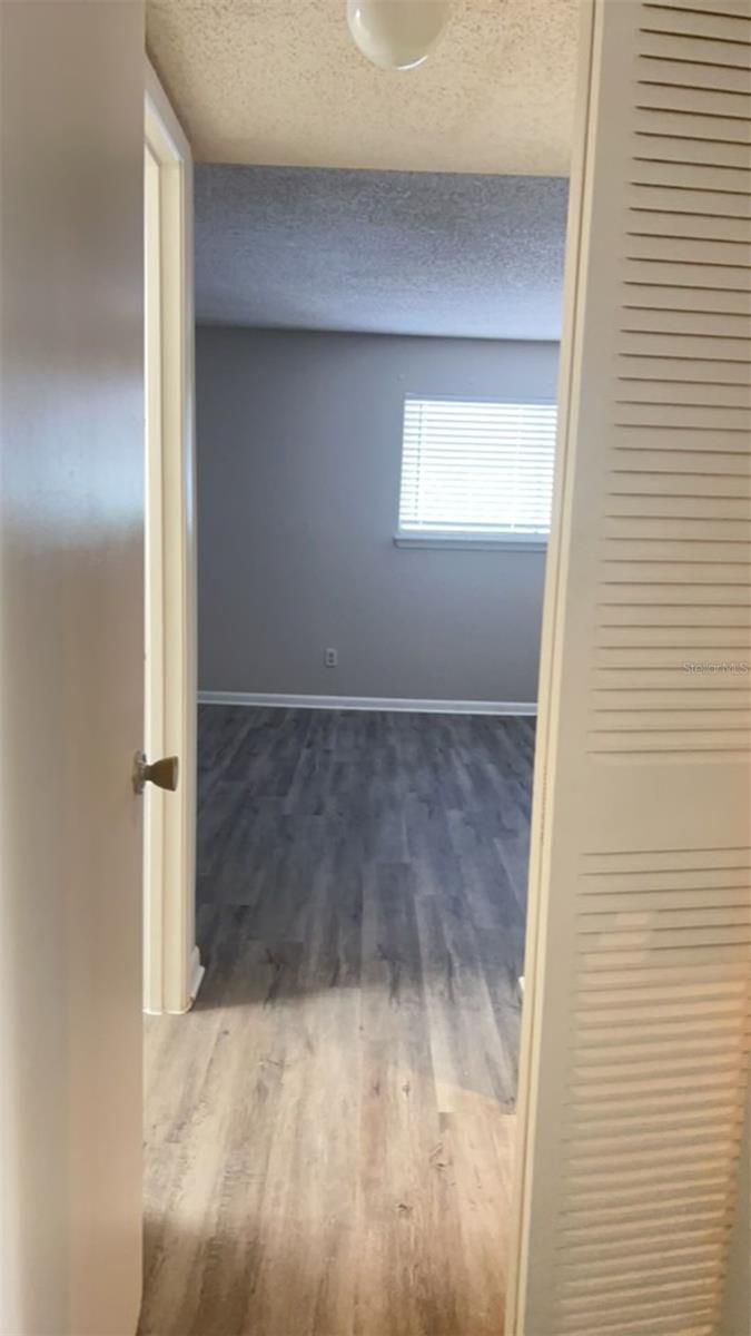 Image 21 of 33 For 6332 Newtown Circle 32b5