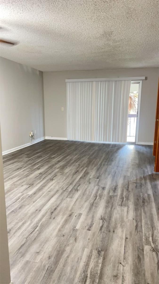 Image 6 of 33 For 6332 Newtown Circle 32b5