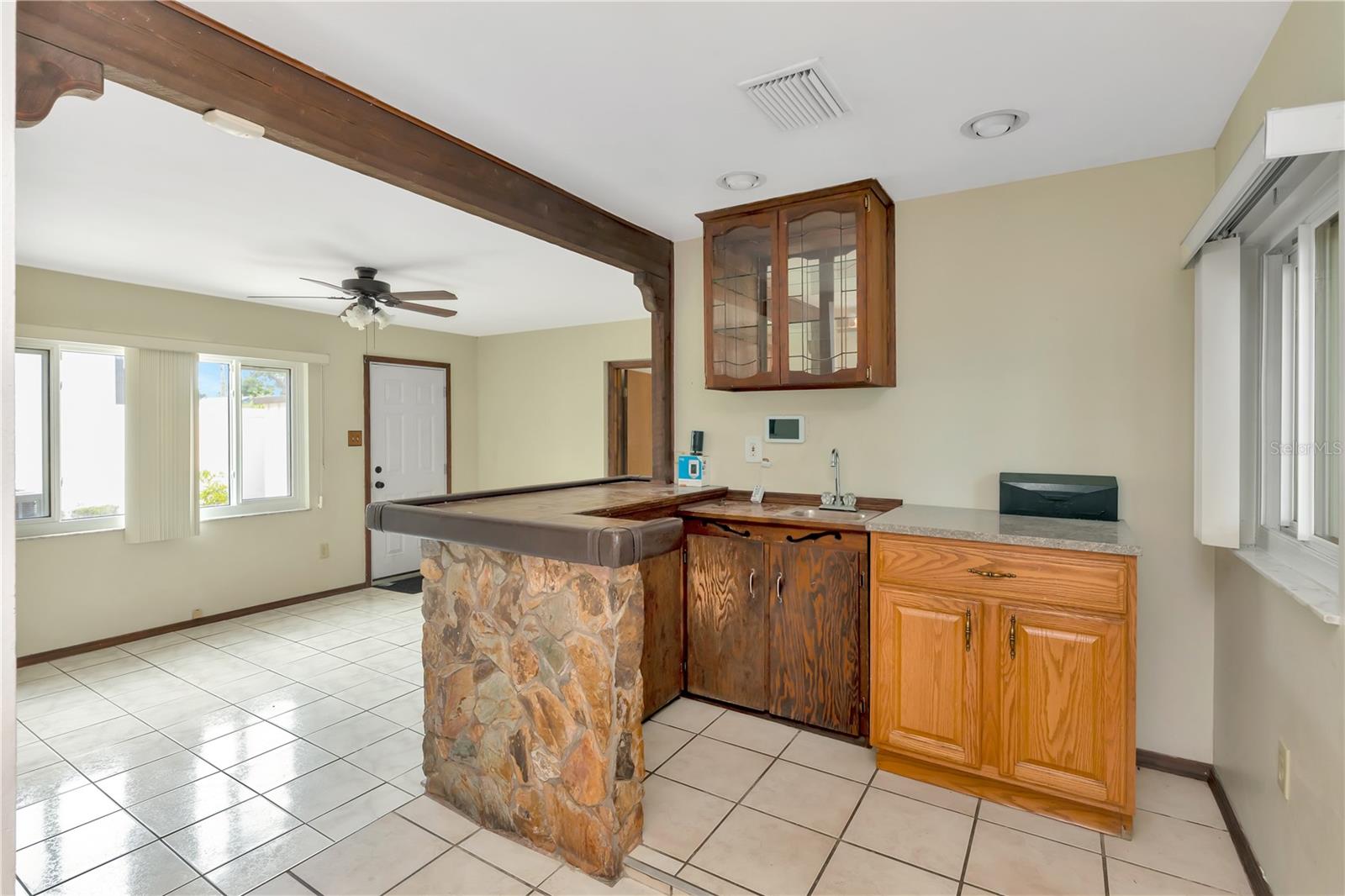 Listing photo id 8 for 4094 38th Avenue N