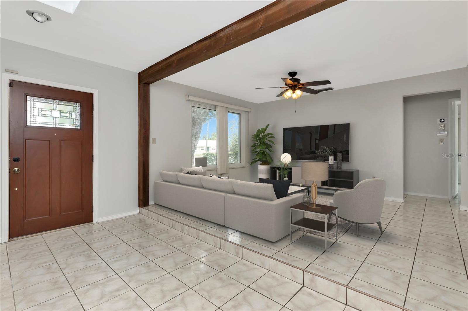 Listing photo id 3 for 4094 38th Avenue N