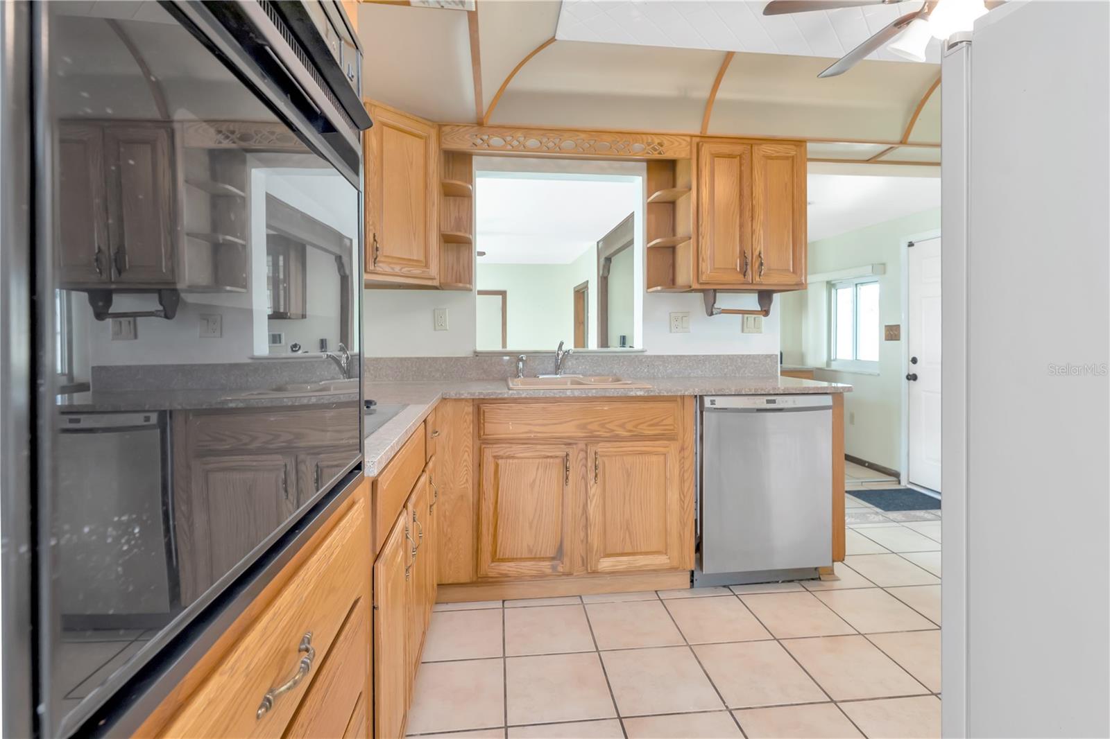 Listing photo id 6 for 4094 38th Avenue N