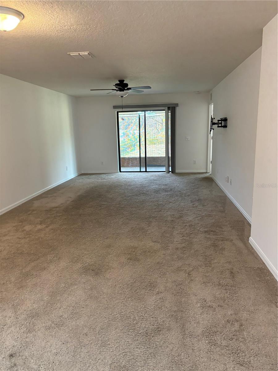 Image 12 of 17 For 5578 Maggiore Boulevard