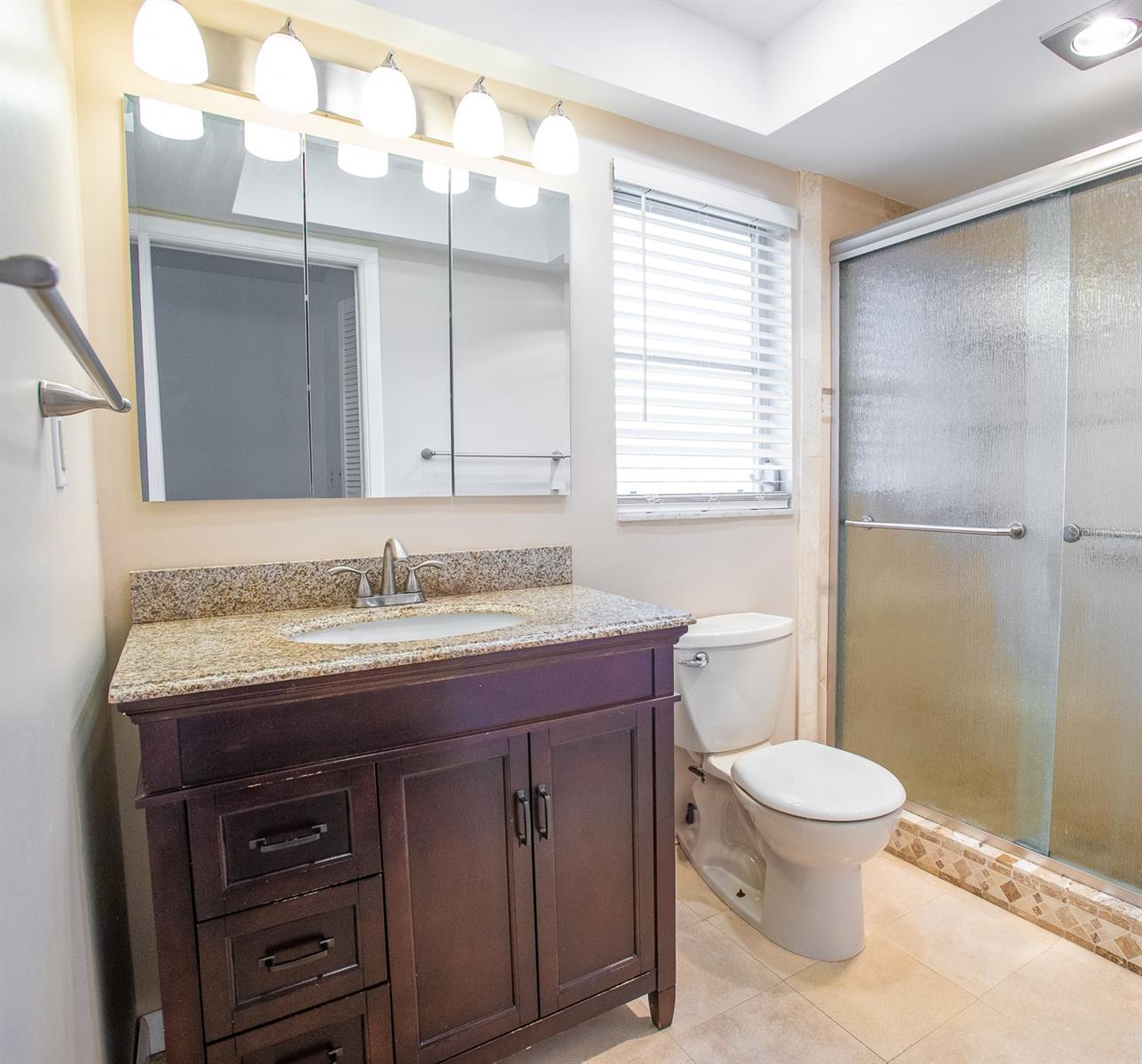 Listing photo id 19 for 14872 Crown Drive