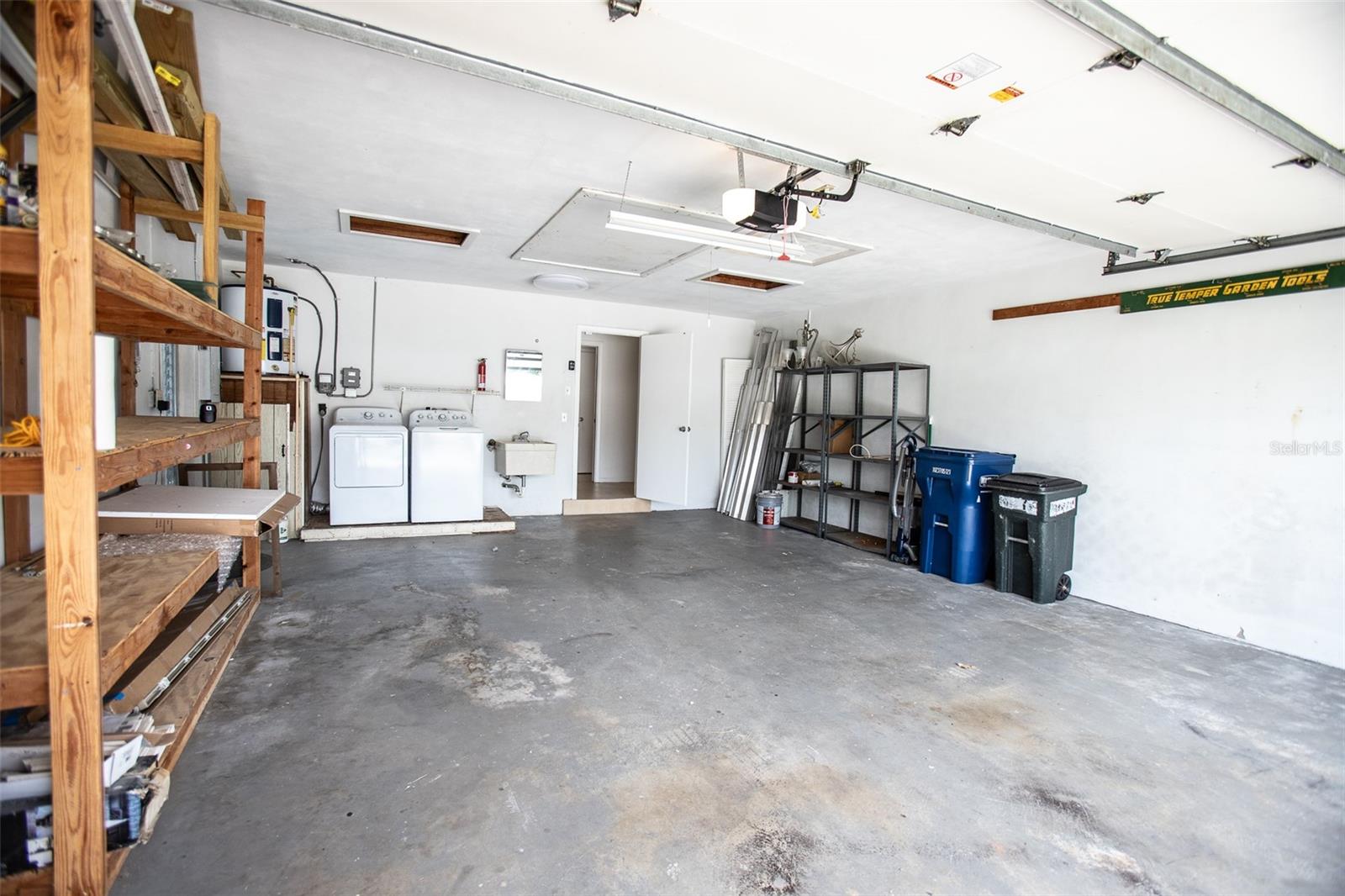 Listing photo id 32 for 14872 Crown Drive