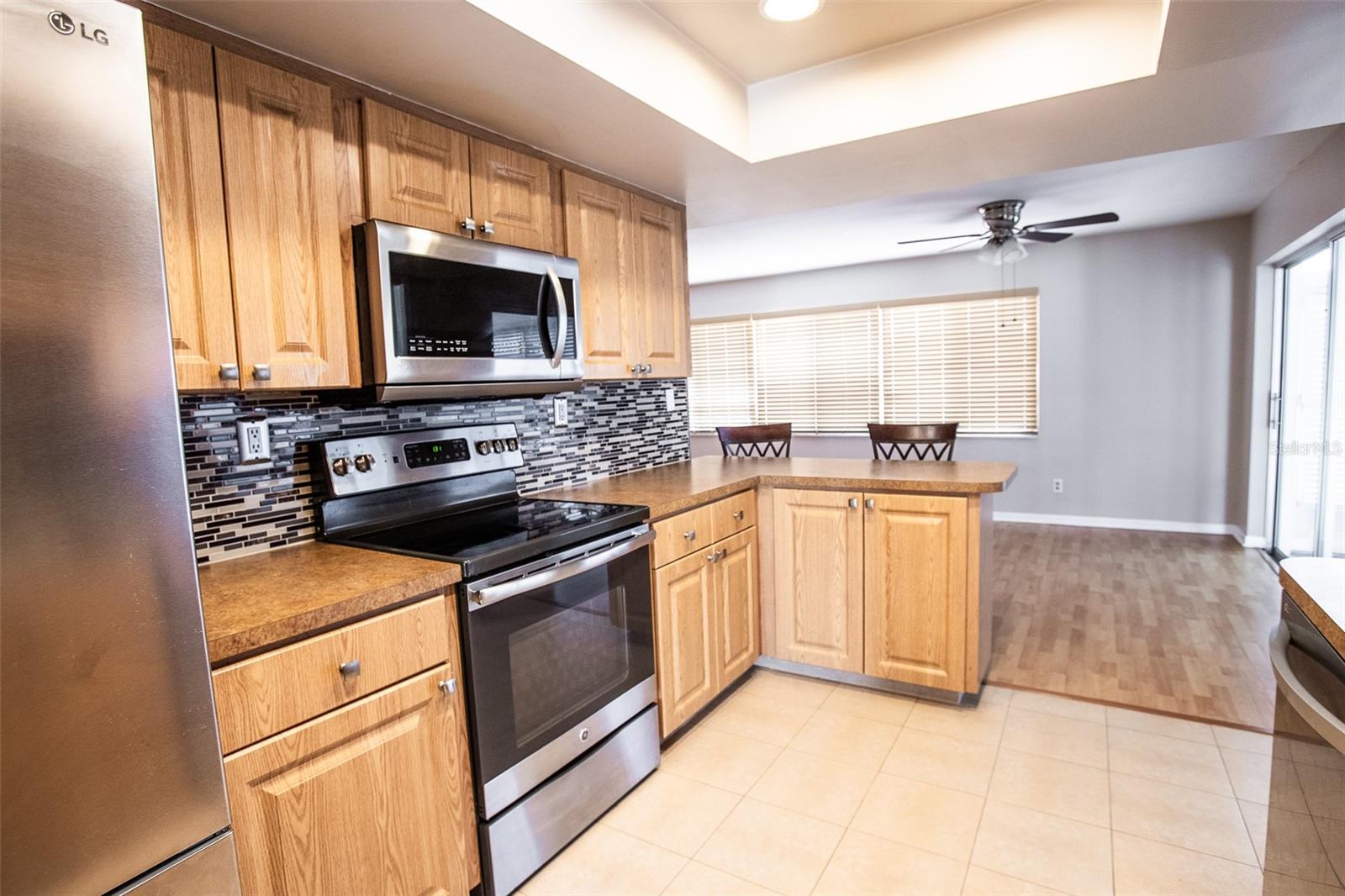Listing photo id 7 for 14872 Crown Drive