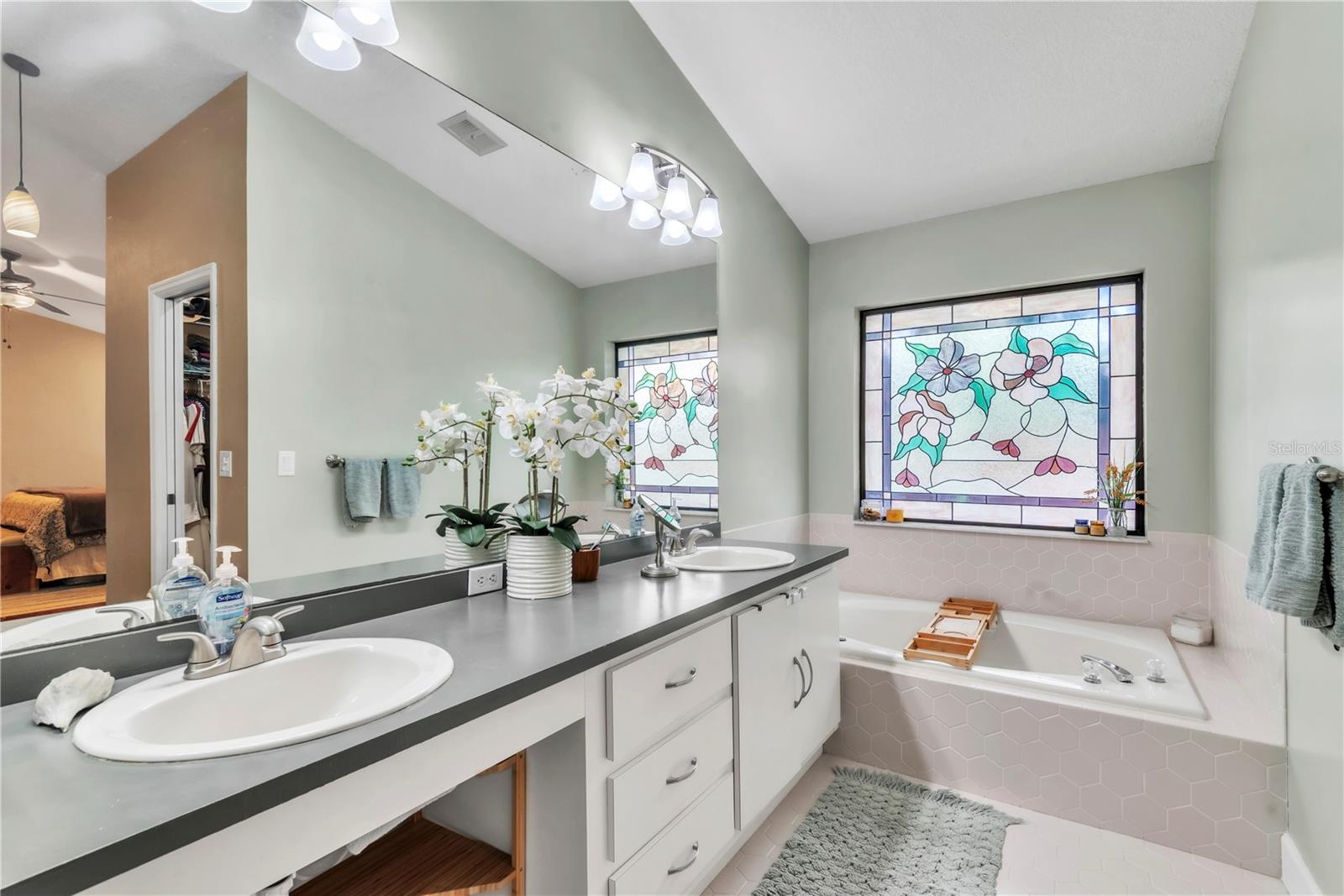 Image 19 of 44 For 1014 Bramblewood Court