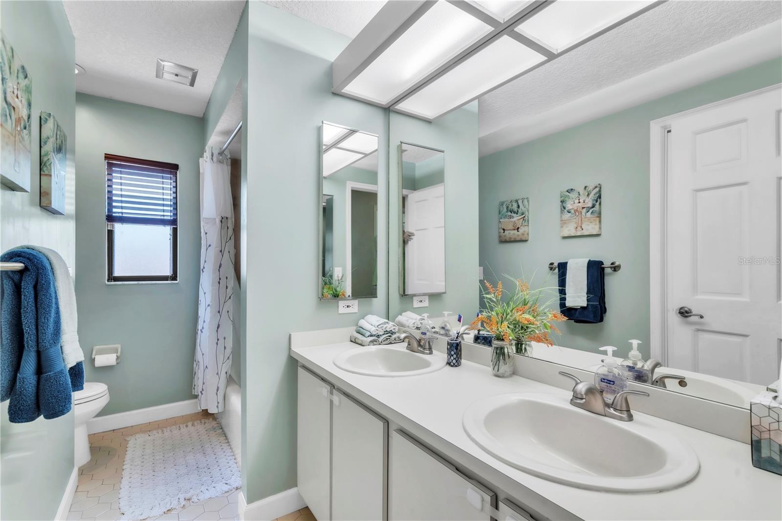 Image 20 of 44 For 1014 Bramblewood Court
