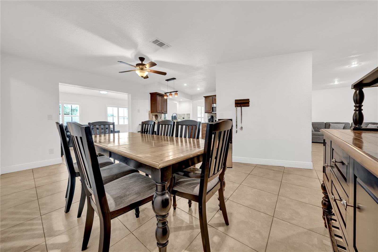 Listing photo id 14 for 12402 84th Way