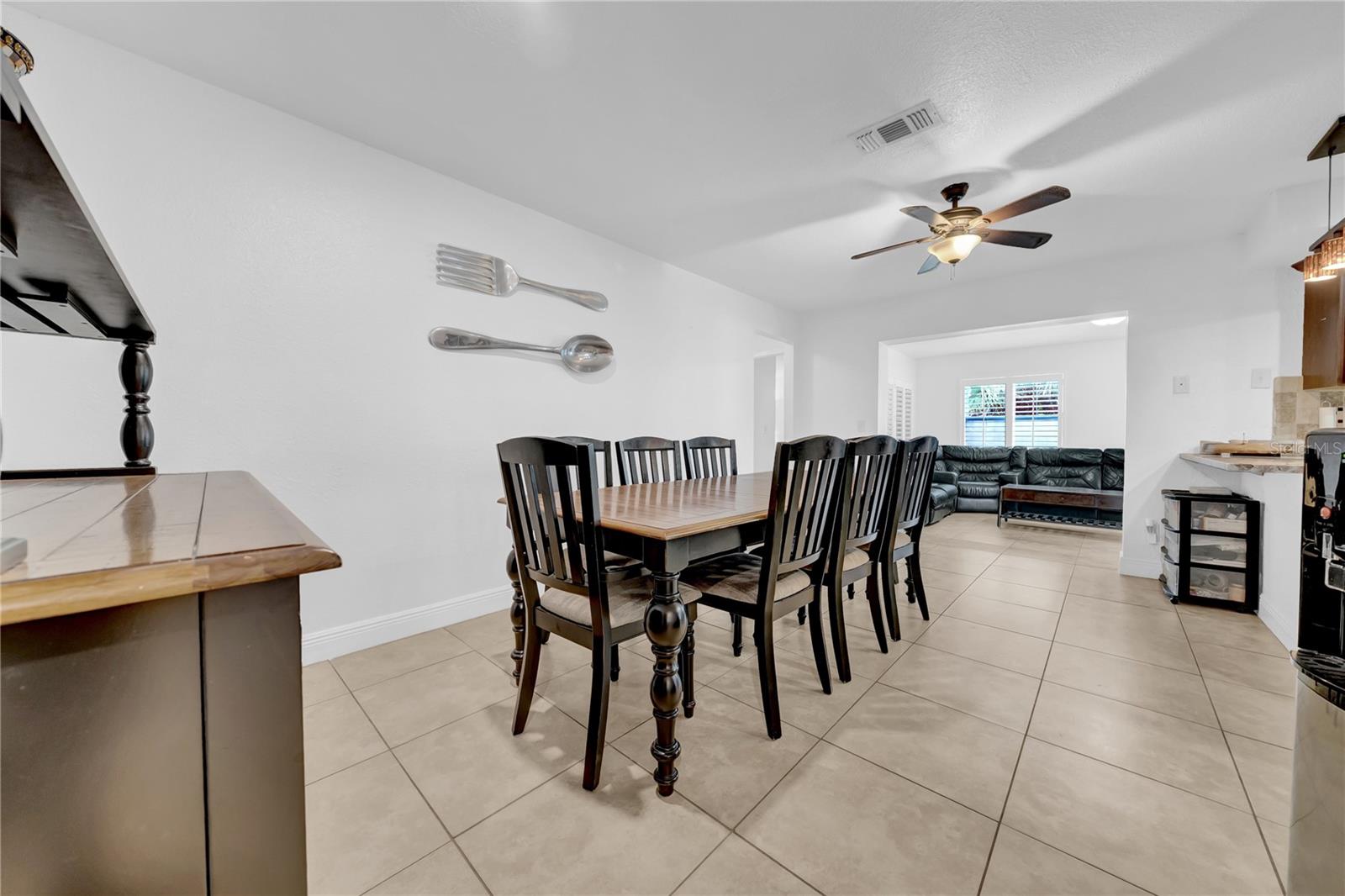 Listing photo id 15 for 12402 84th Way