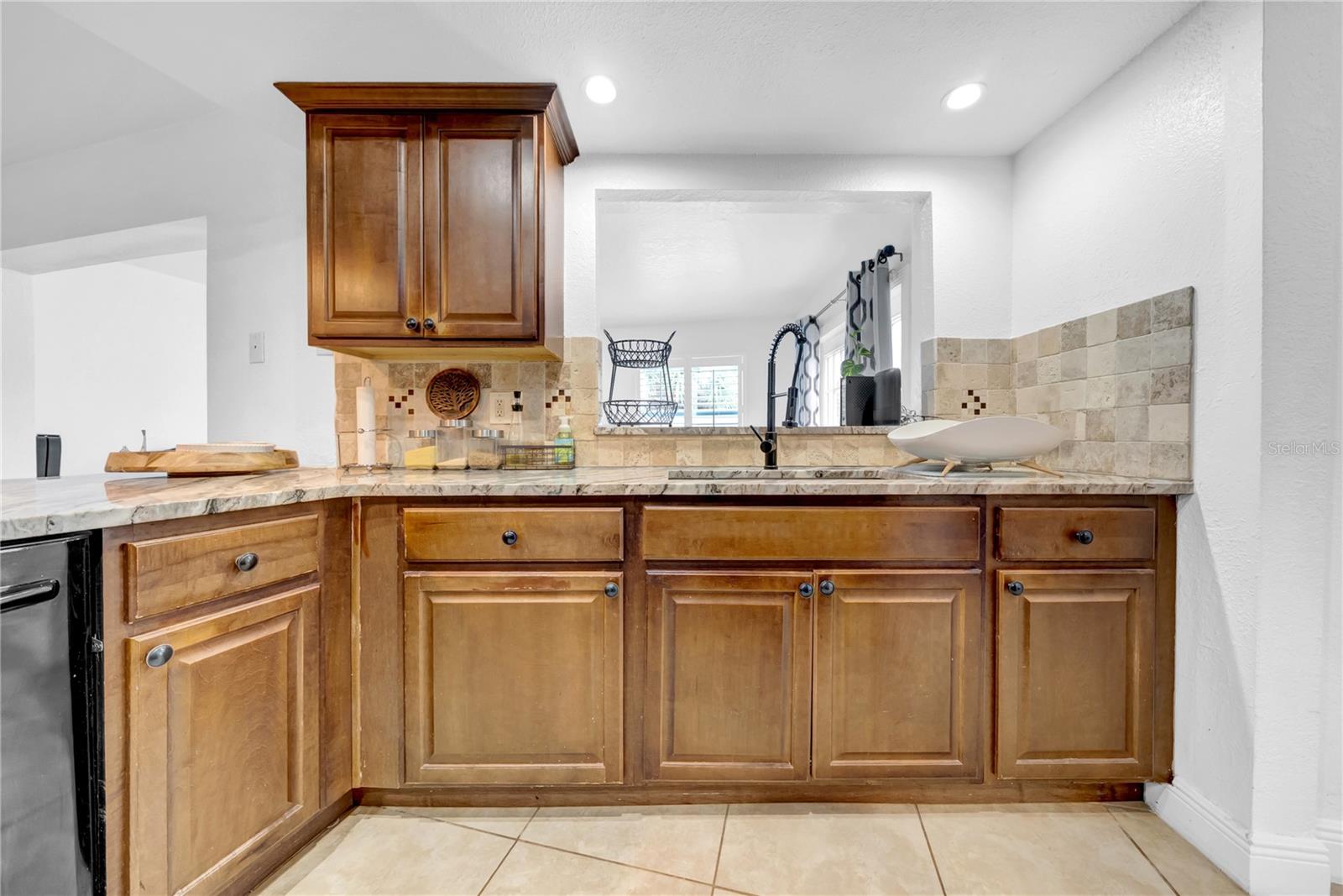 Listing photo id 19 for 12402 84th Way