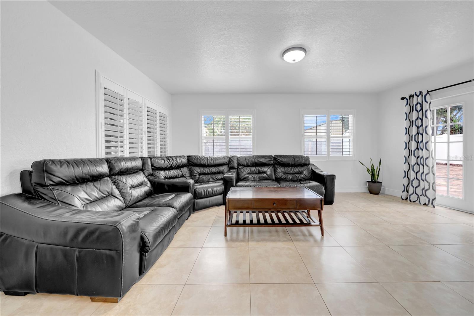 Listing photo id 24 for 12402 84th Way
