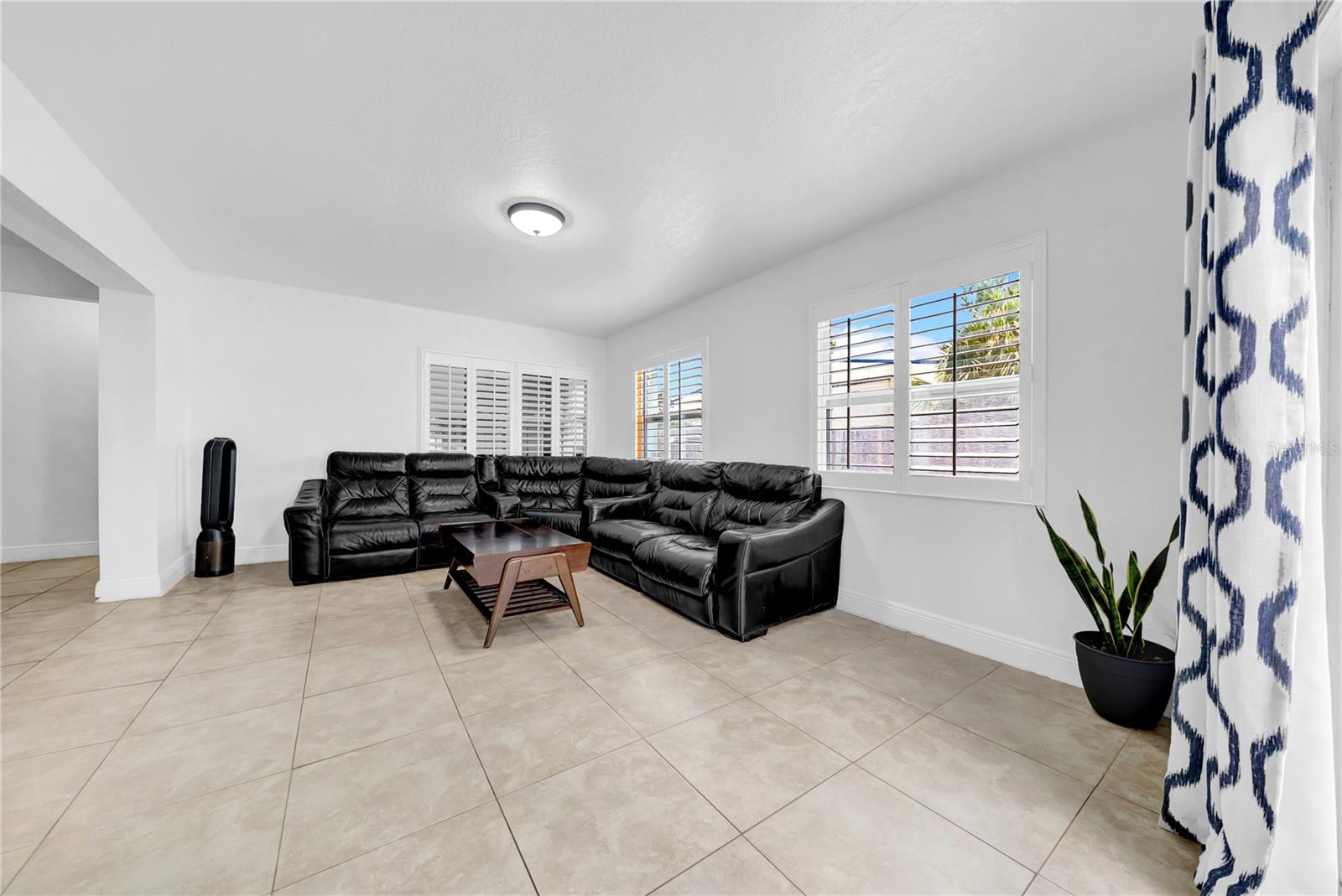 Listing photo id 25 for 12402 84th Way