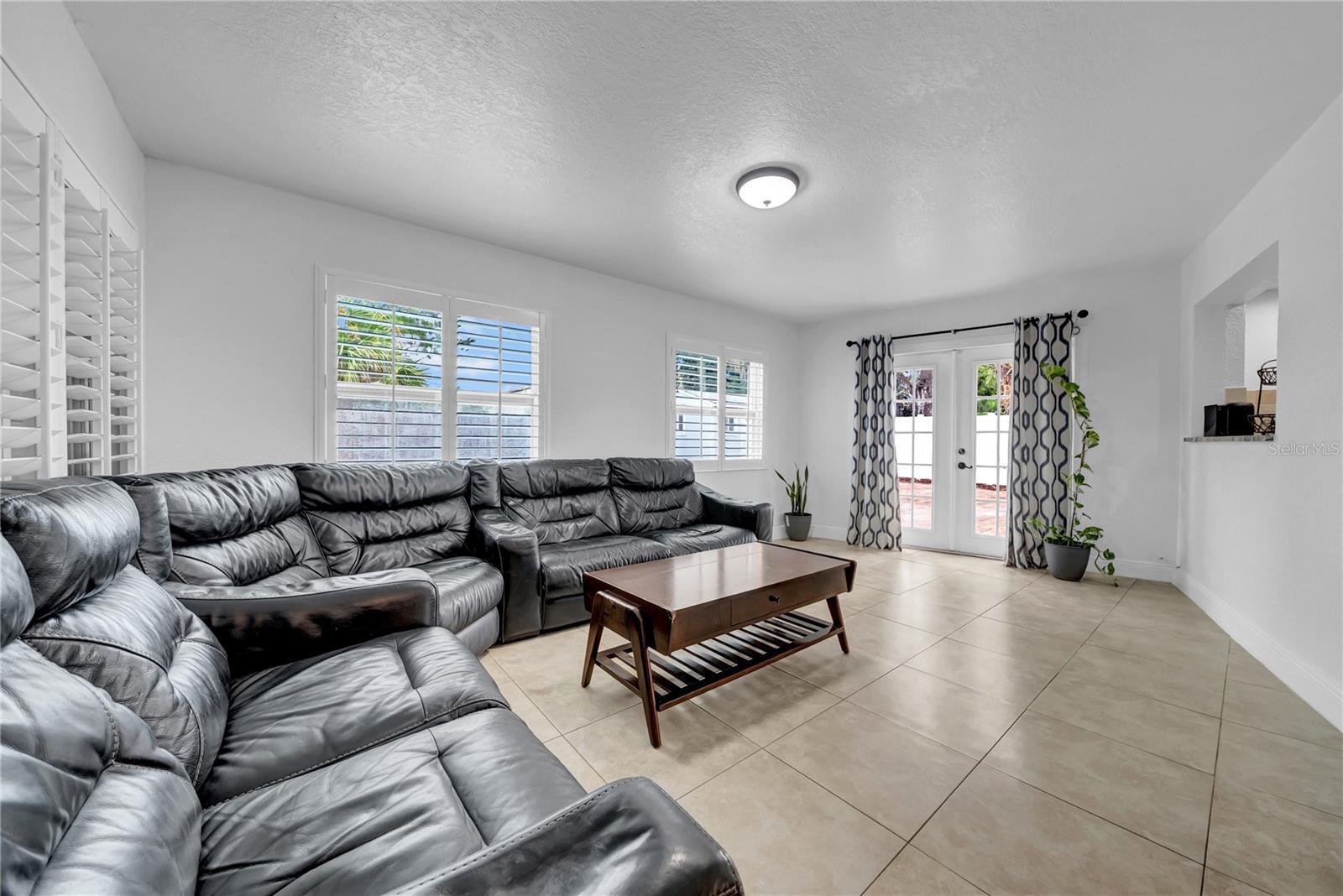 Listing photo id 26 for 12402 84th Way