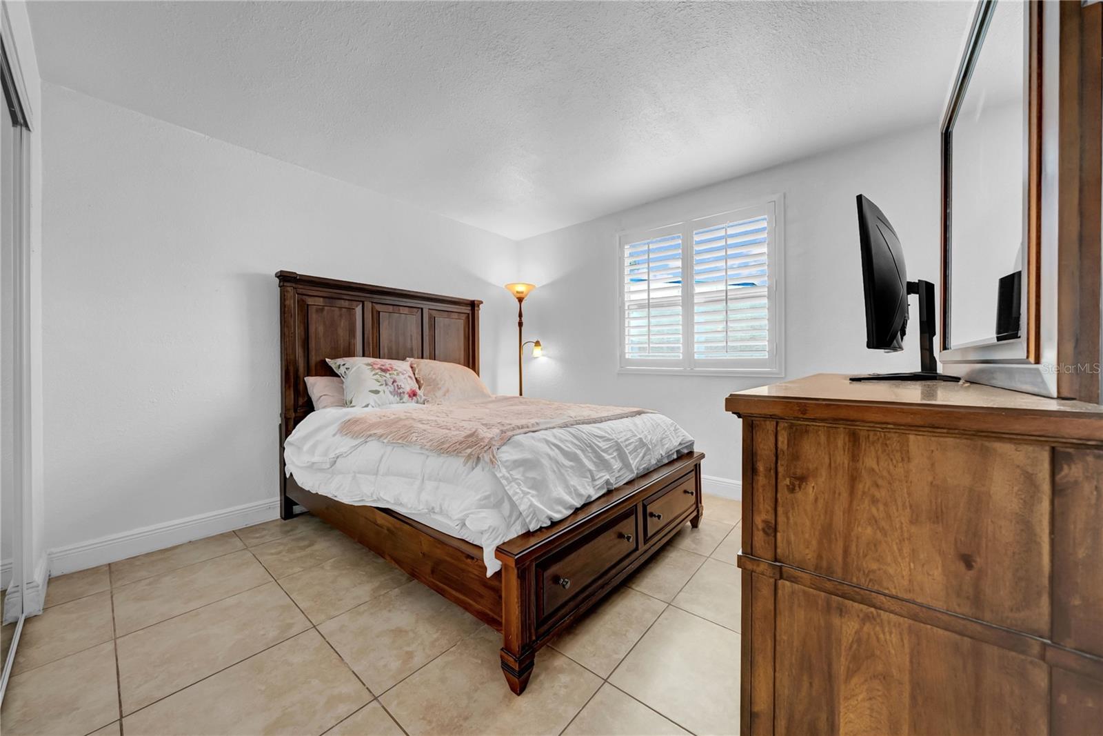 Listing photo id 28 for 12402 84th Way