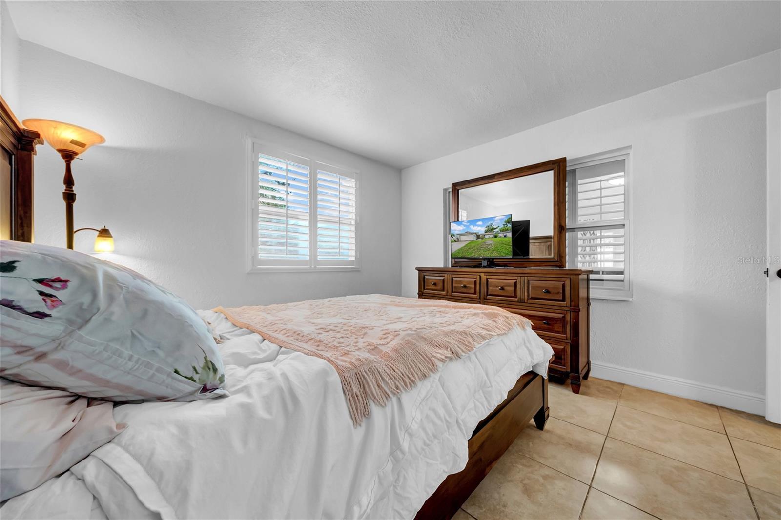 Listing photo id 29 for 12402 84th Way