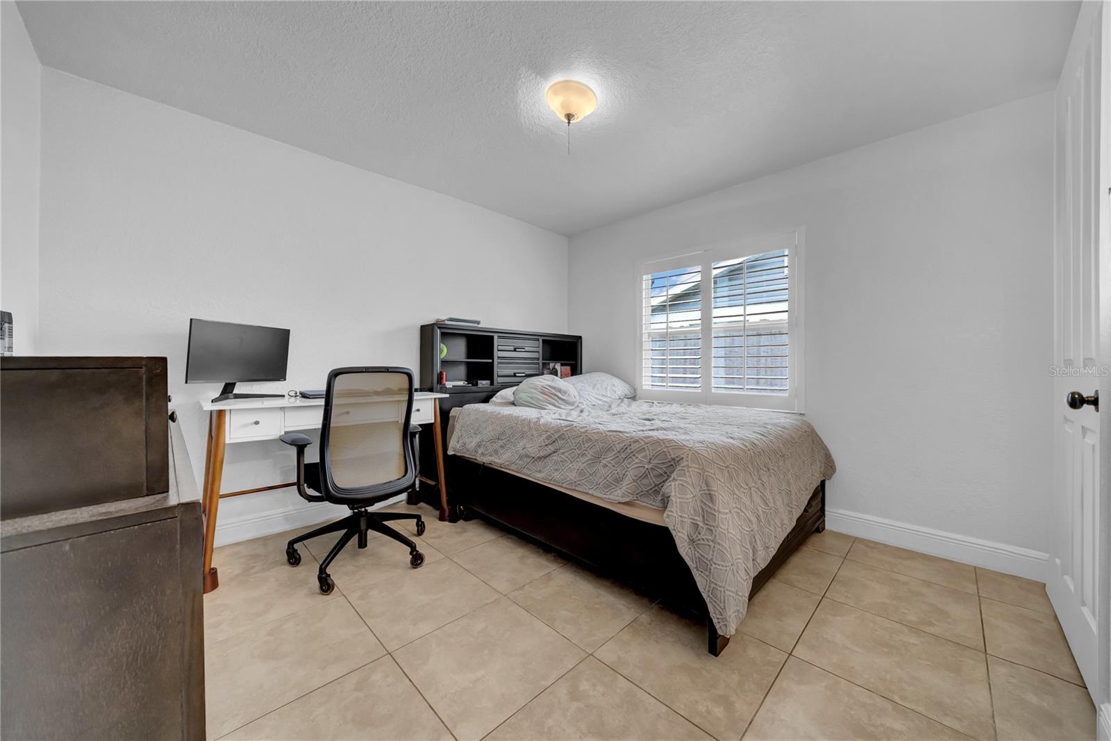 Listing photo id 31 for 12402 84th Way