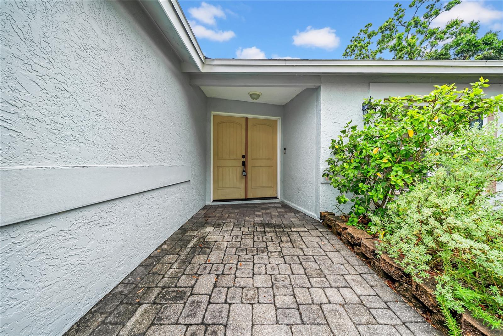 Listing photo id 2 for 12402 84th Way