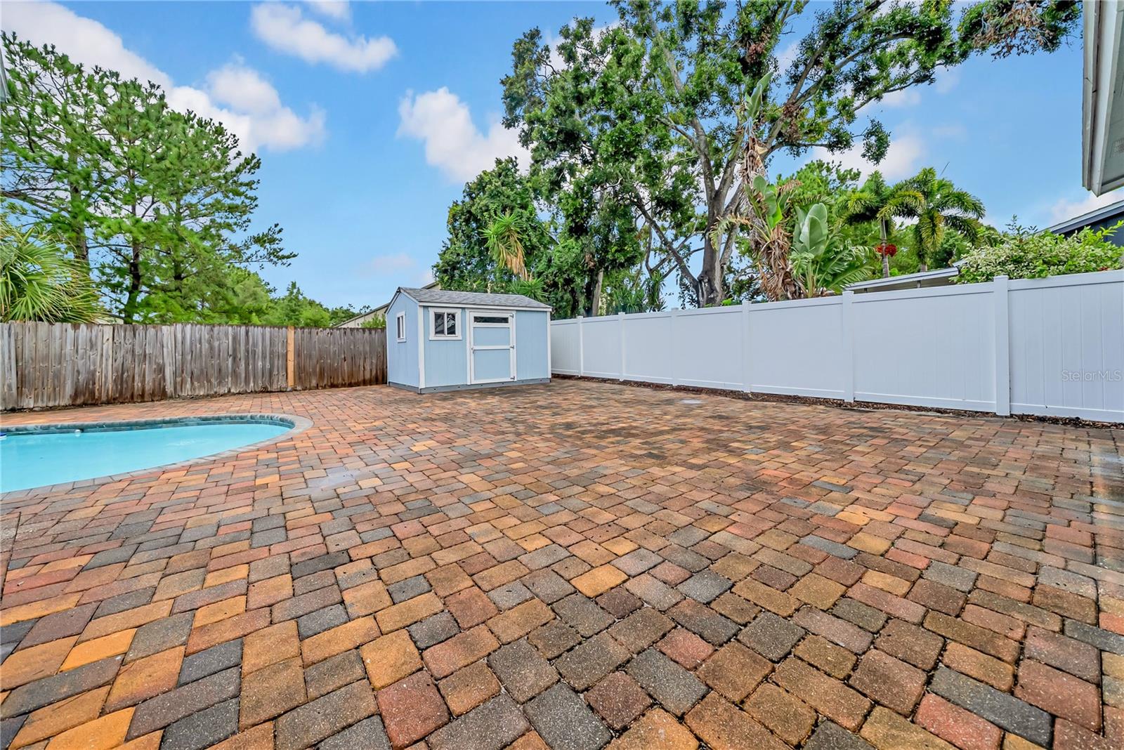 Listing photo id 39 for 12402 84th Way