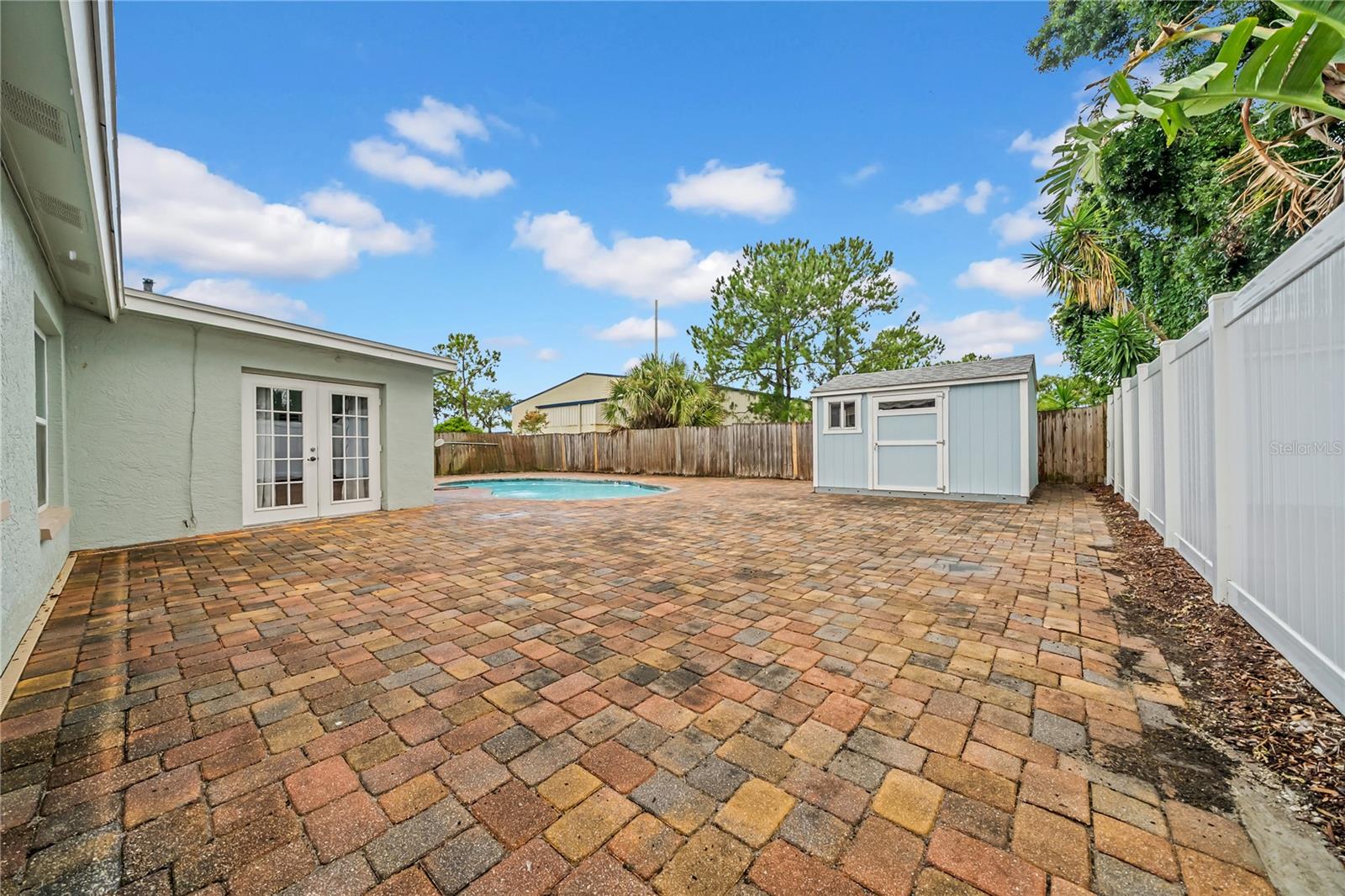 Listing photo id 42 for 12402 84th Way