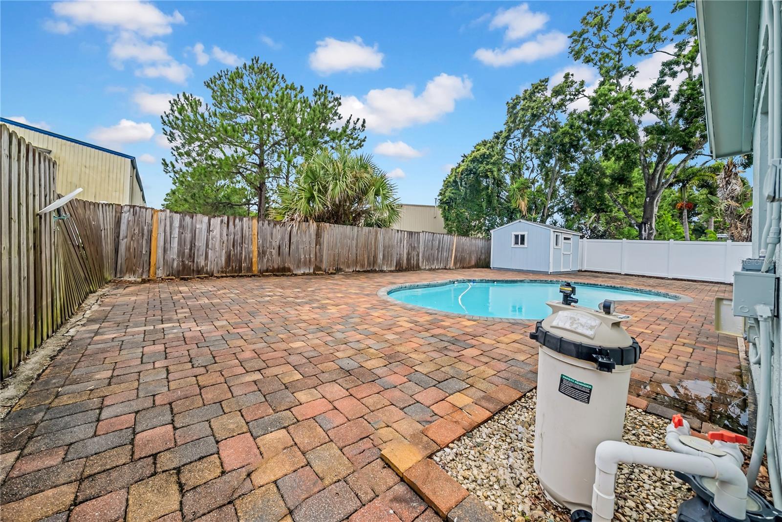 Listing photo id 43 for 12402 84th Way