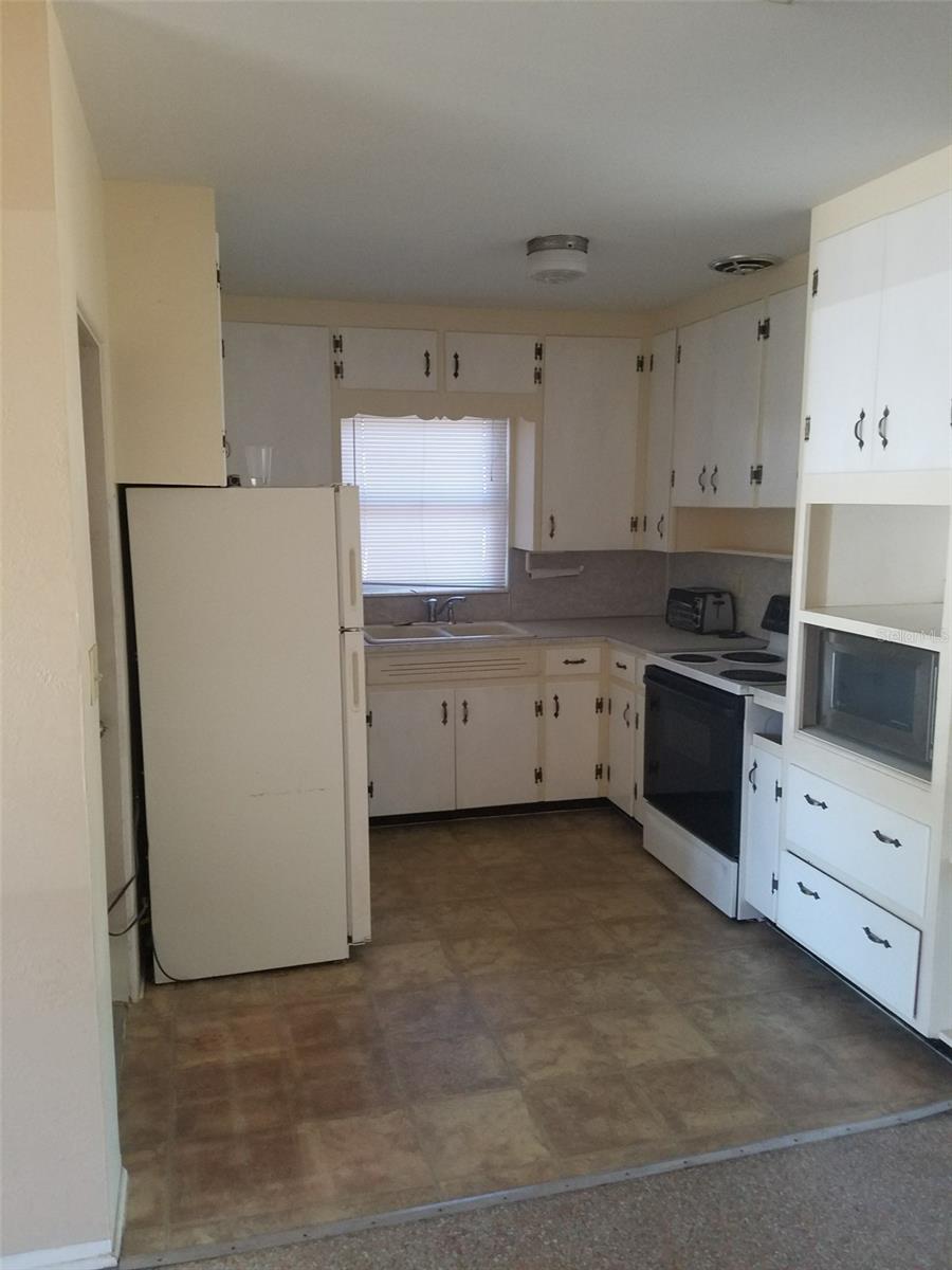 Image 5 of 10 For 8029 25th Avenue N