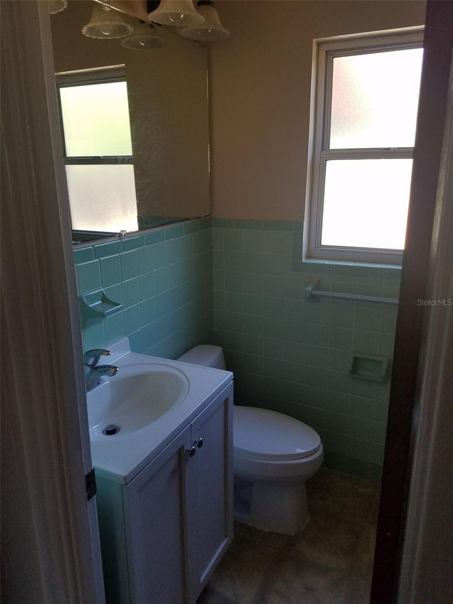 Image 8 of 10 For 8029 25th Avenue N