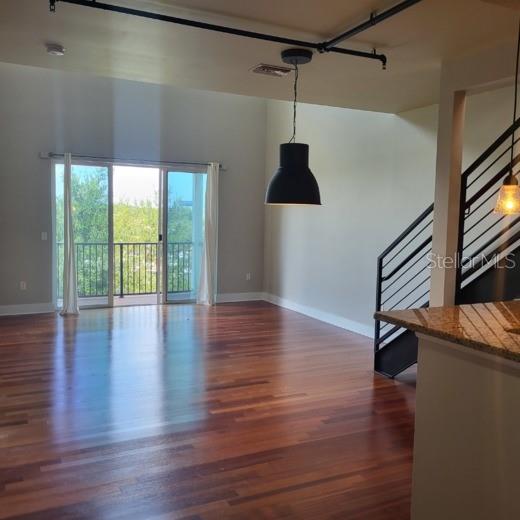 Image 5 of 25 For 1501 Doyle Carlton Drive 404