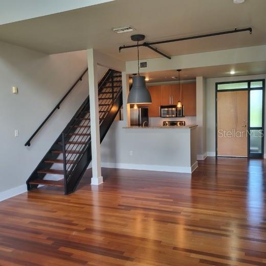 Image 8 of 25 For 1501 Doyle Carlton Drive 404