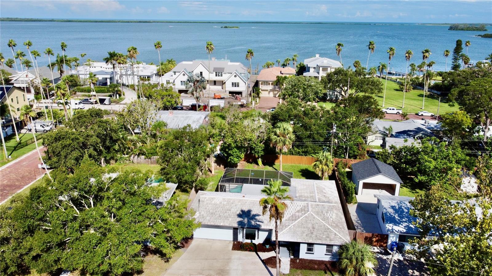 Image 12 of 19 For 1762 Bayshore Boulevard