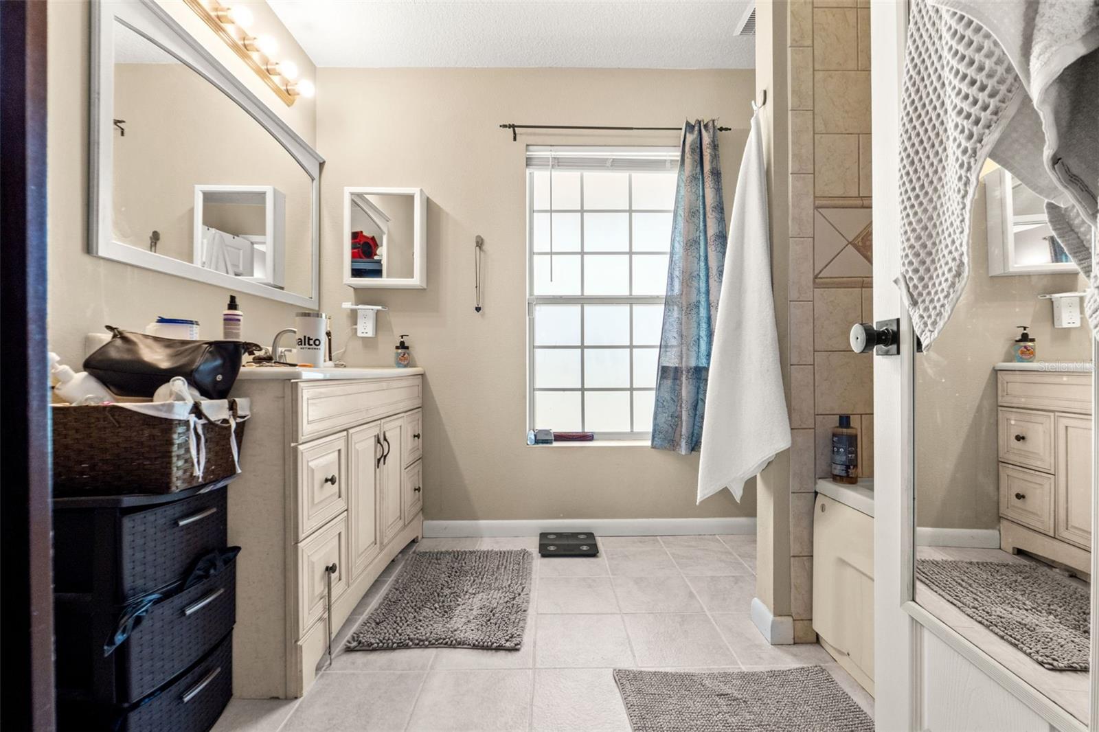 Image 8 of 45 For 28297 Wild Rose Lane