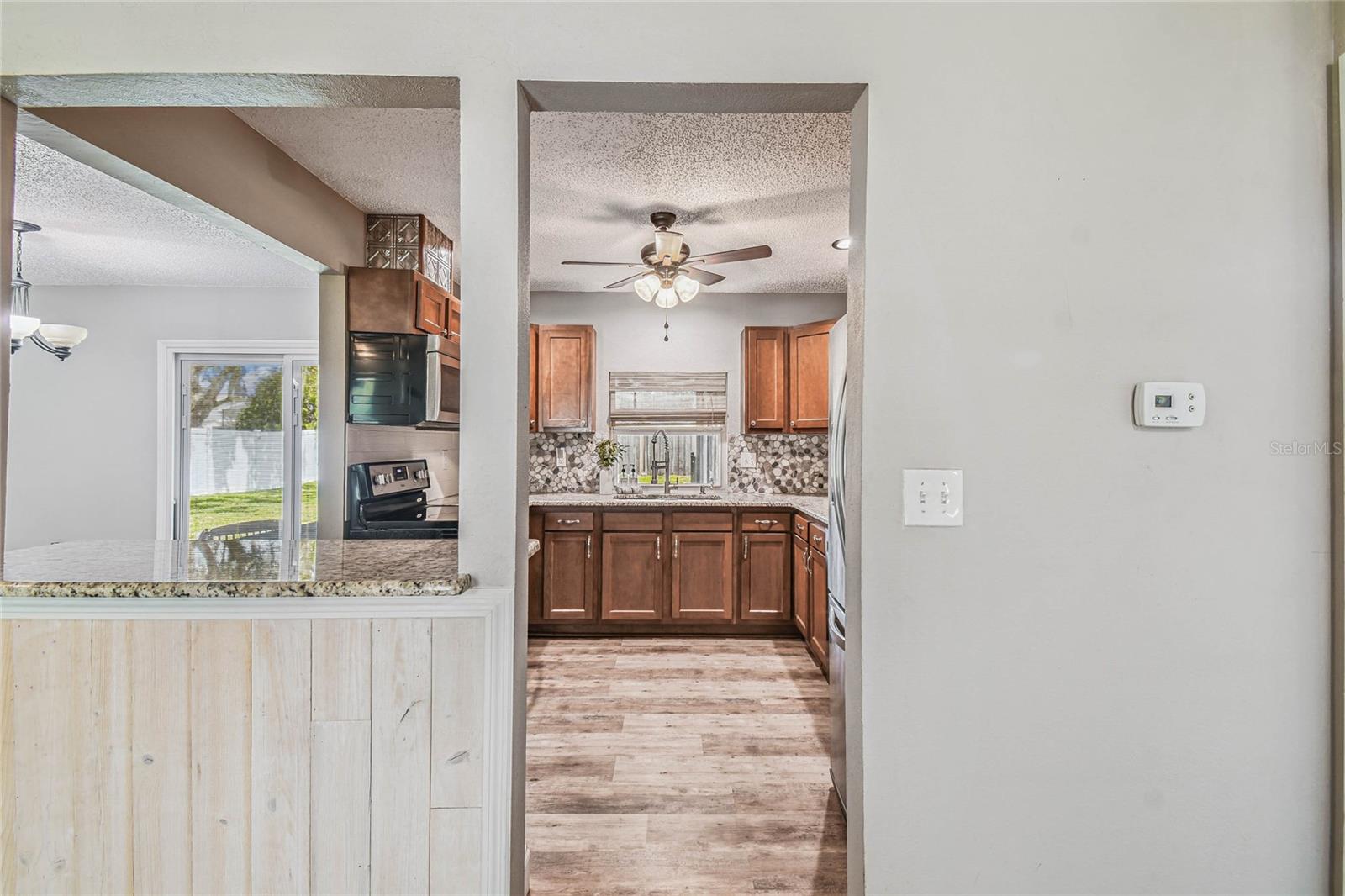 Image 11 of 43 For 11544 Linden Drive