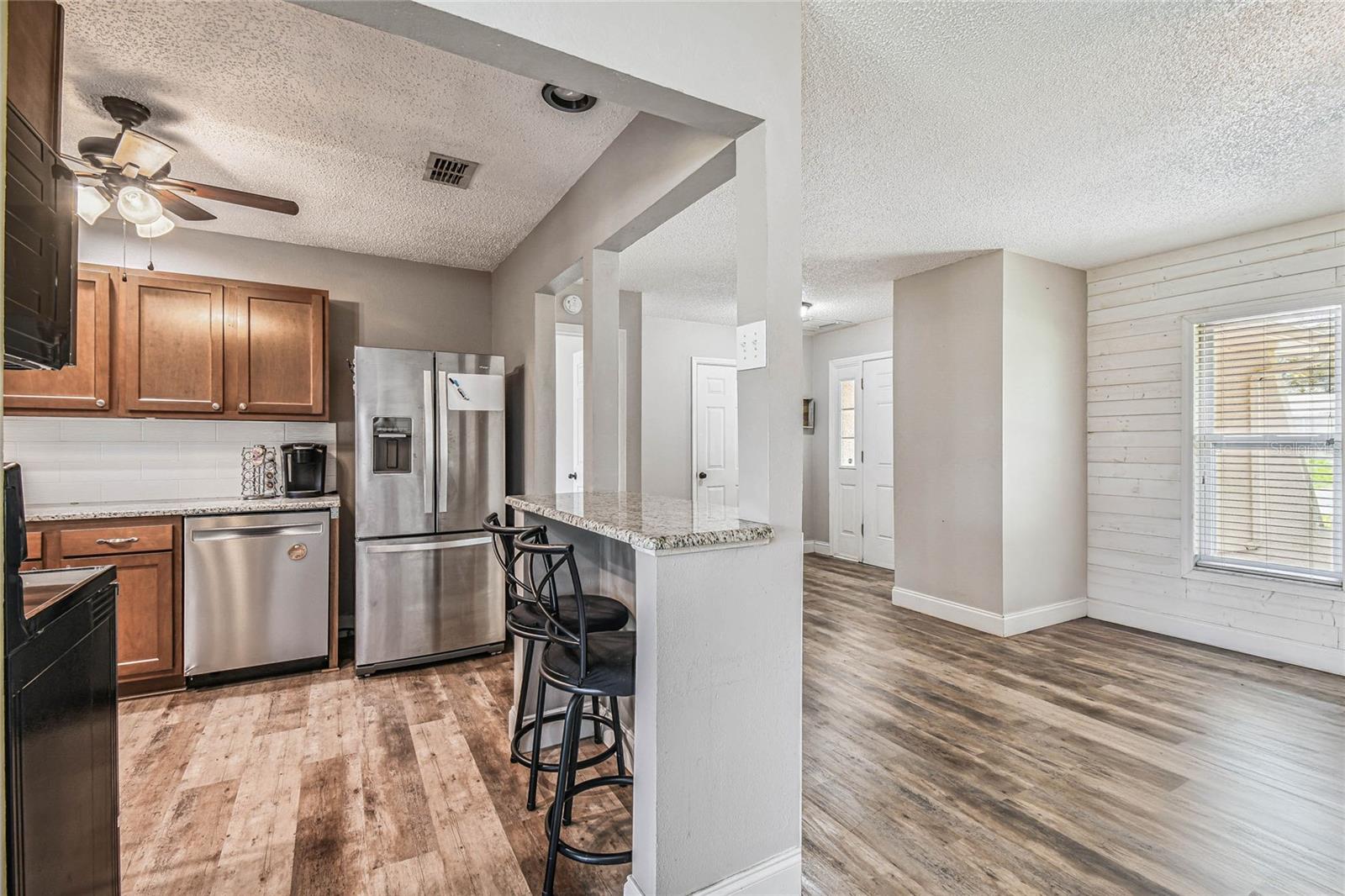 Image 16 of 43 For 11544 Linden Drive