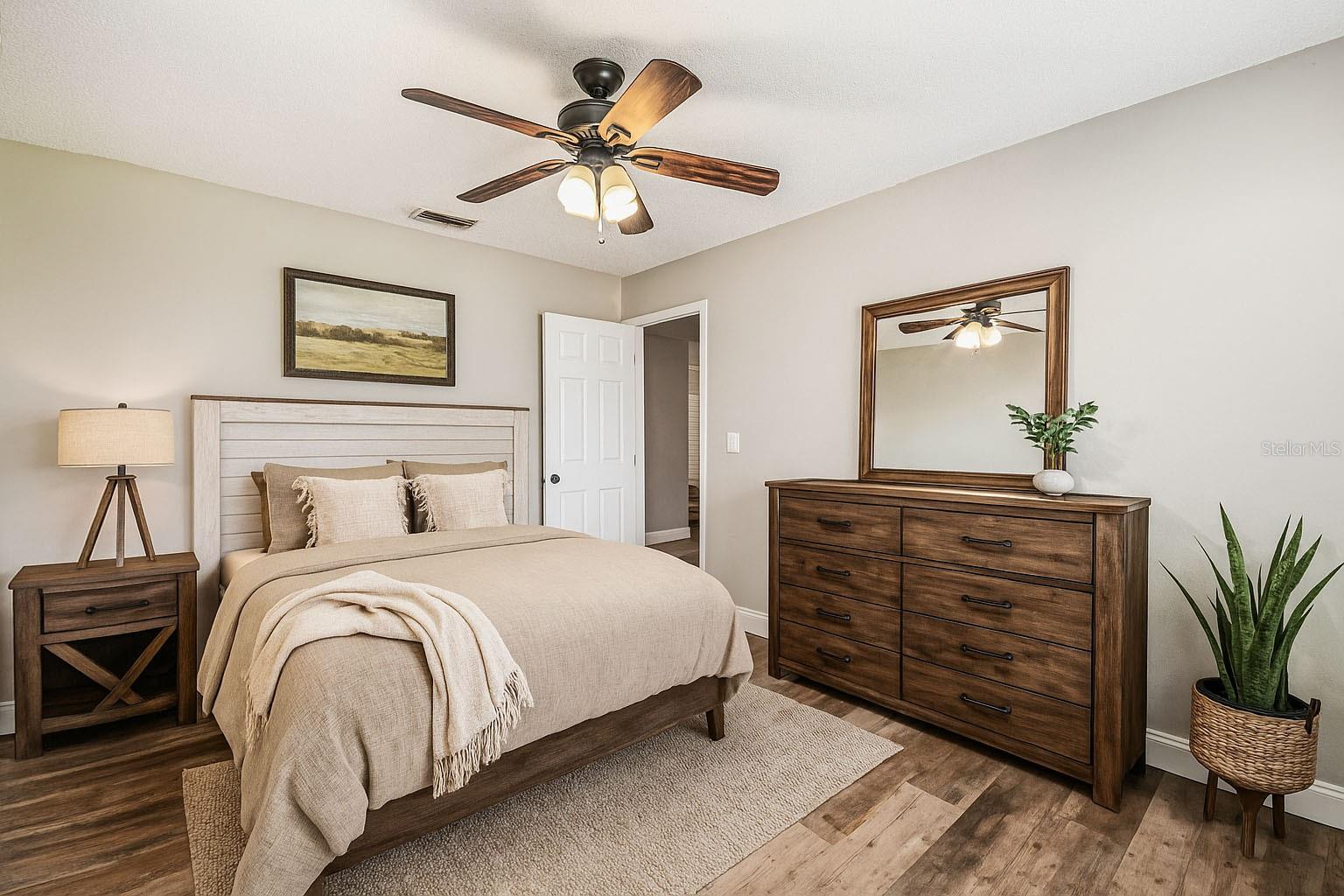 Image 22 of 43 For 11544 Linden Drive
