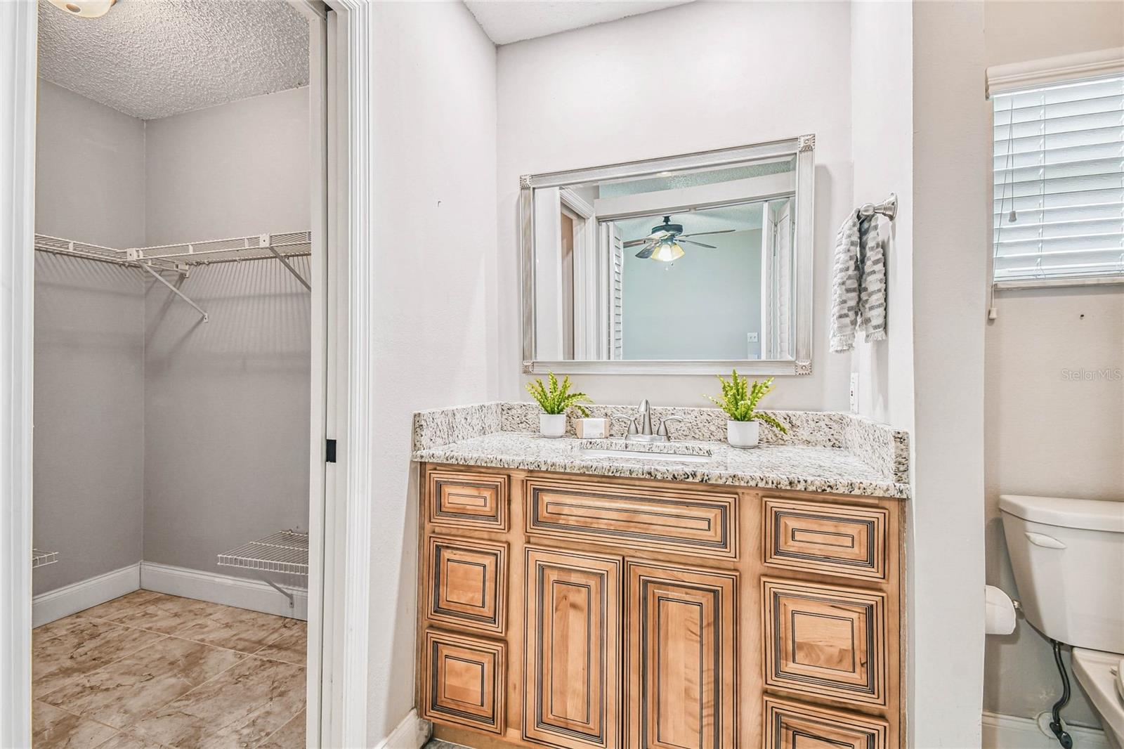 Image 26 of 43 For 11544 Linden Drive