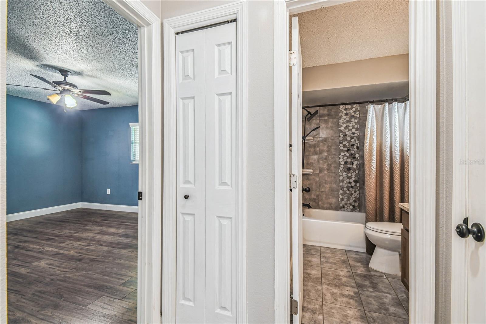 Image 29 of 43 For 11544 Linden Drive