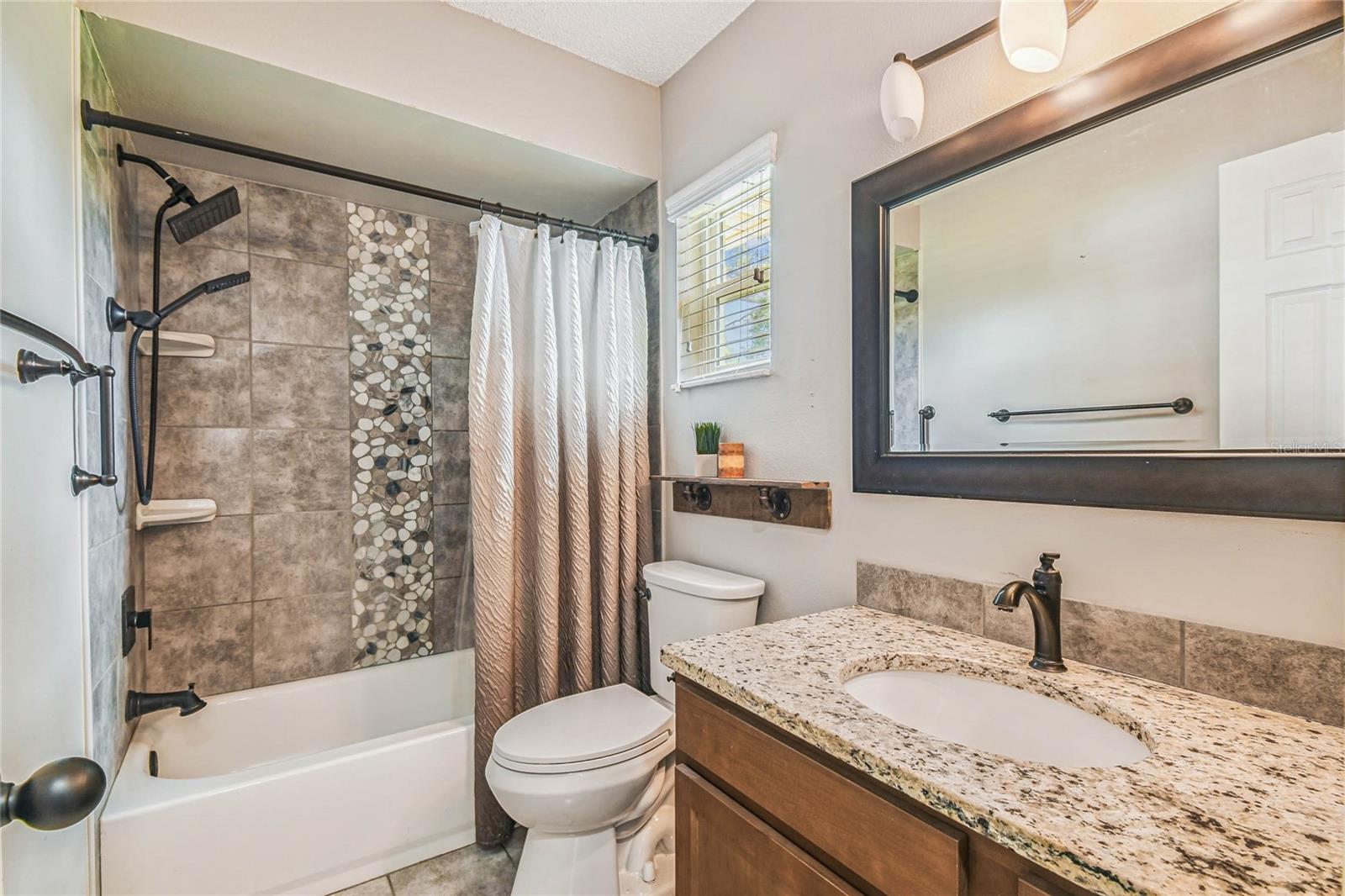 Image 33 of 43 For 11544 Linden Drive