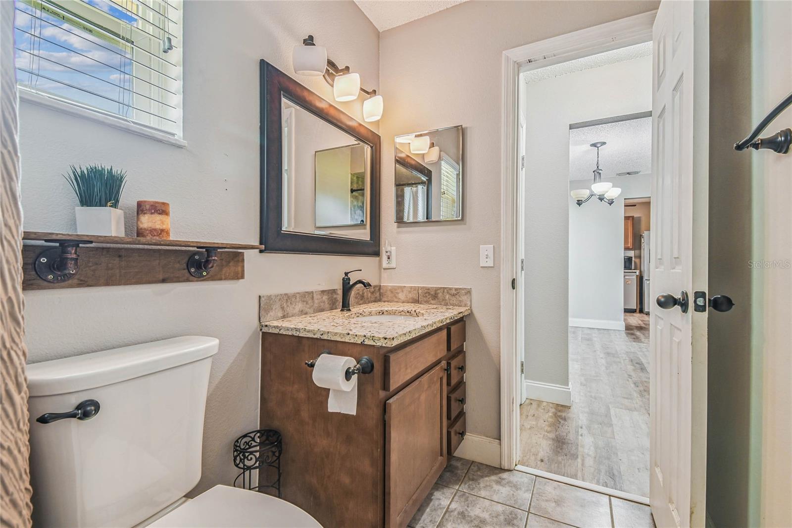 Image 34 of 43 For 11544 Linden Drive