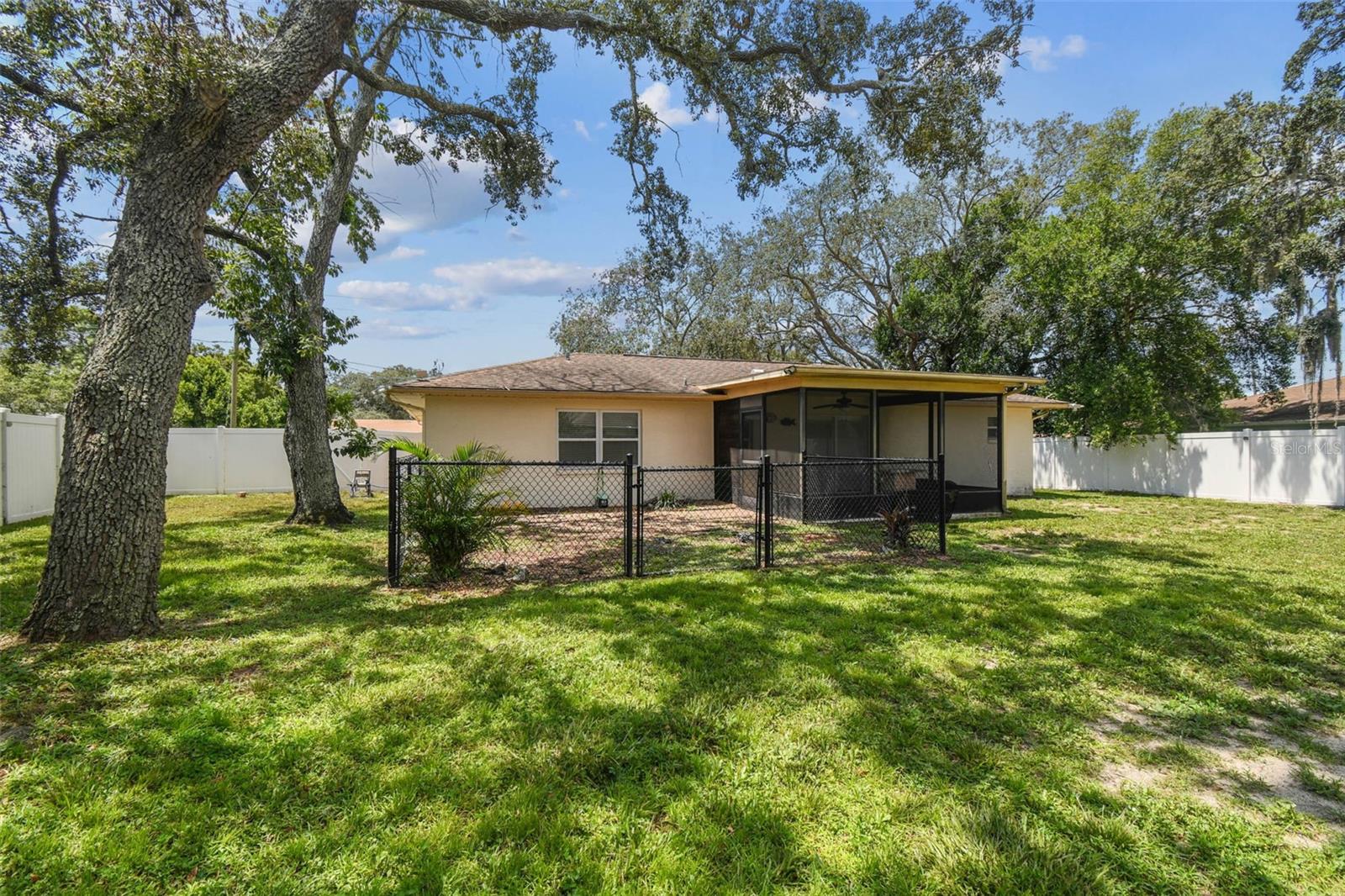 Image 38 of 43 For 11544 Linden Drive
