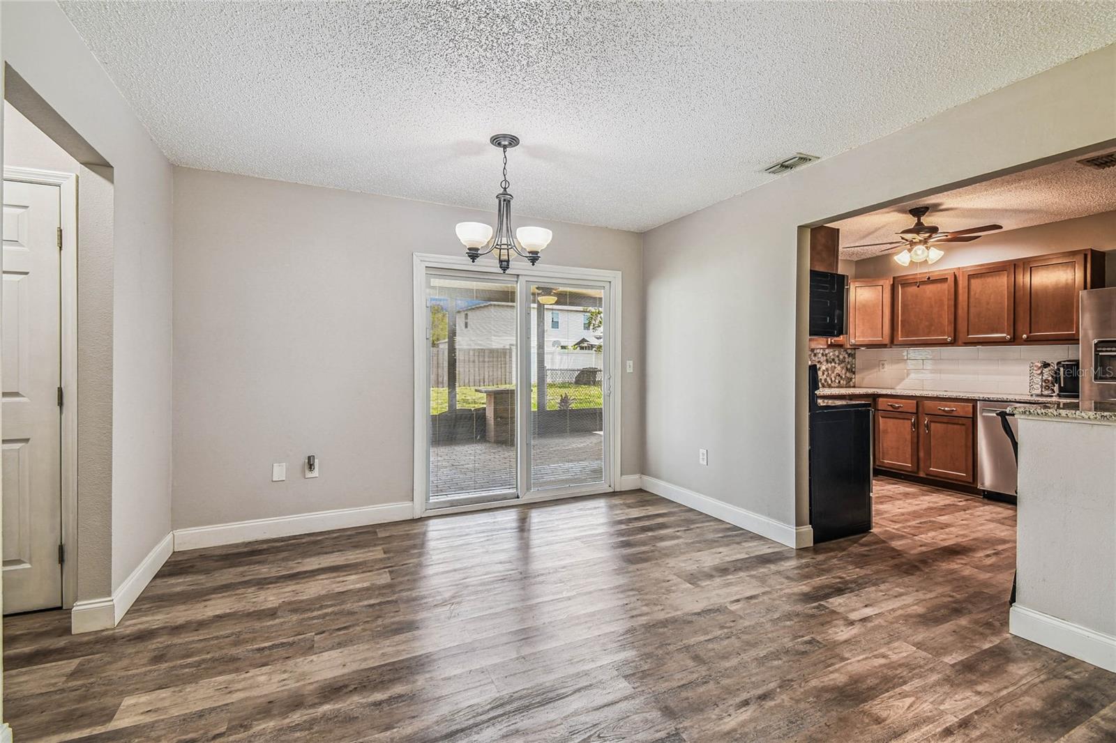 Image 5 of 43 For 11544 Linden Drive