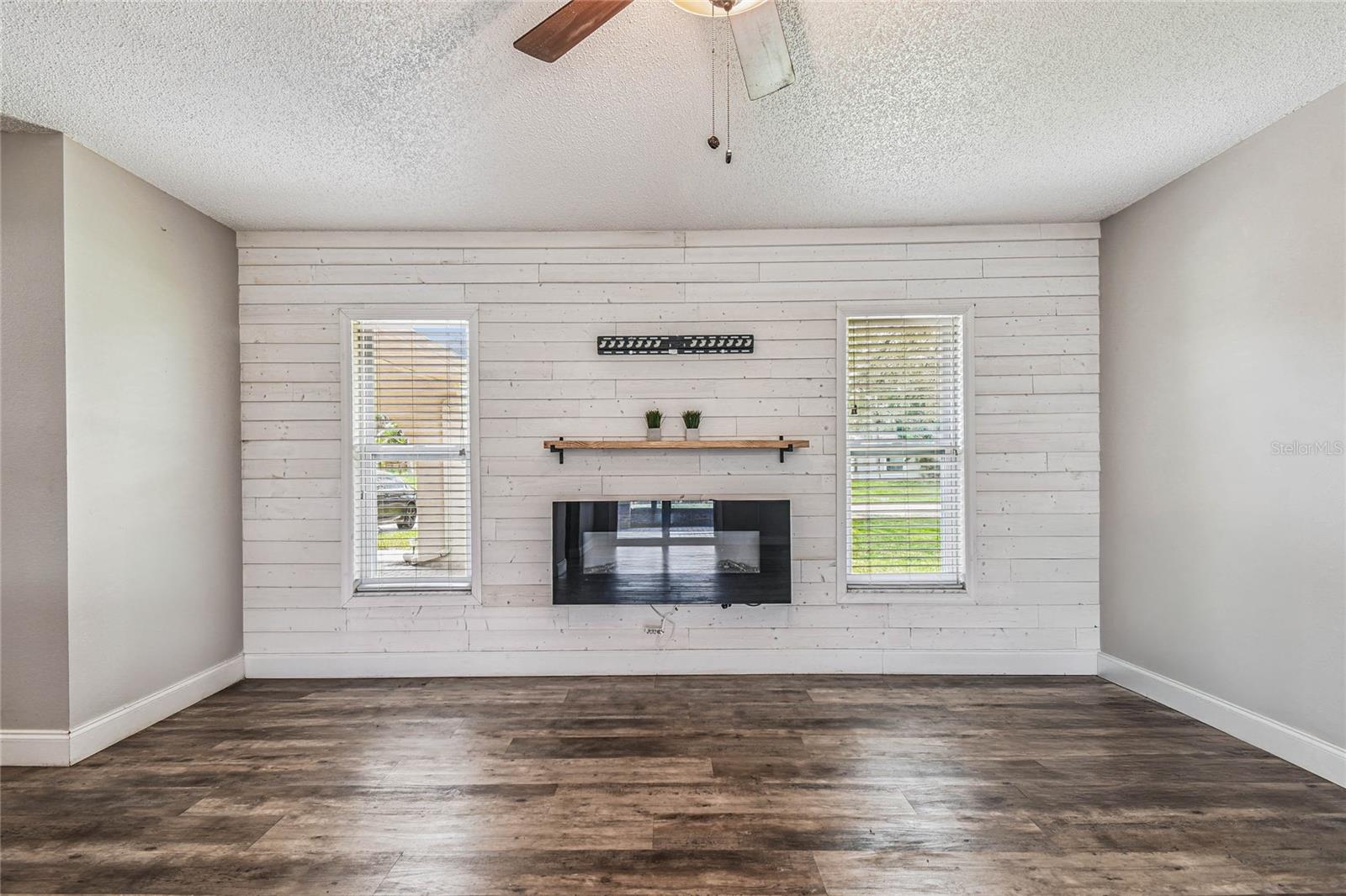 Image 6 of 43 For 11544 Linden Drive