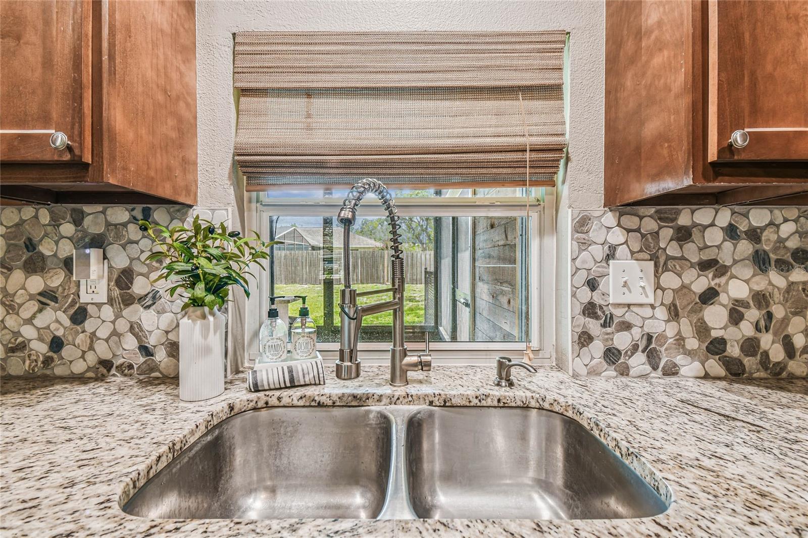Image 8 of 43 For 11544 Linden Drive