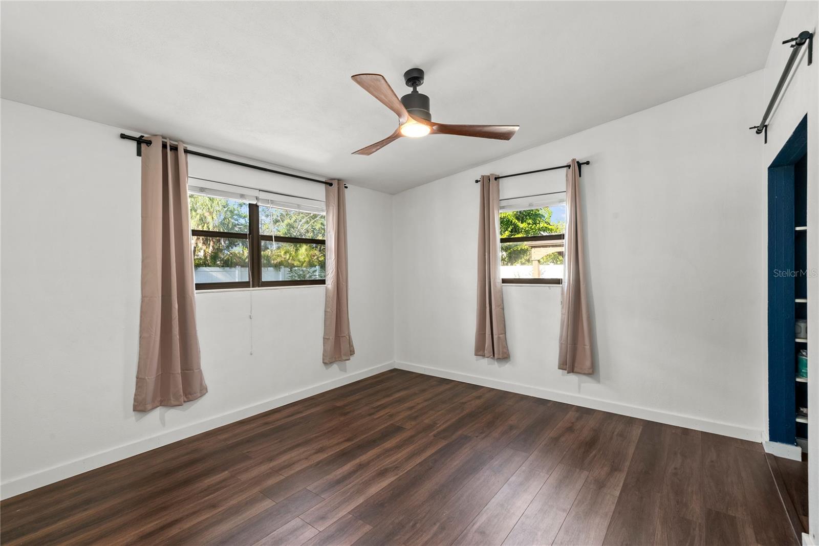 Image 11 of 22 For 2407 Lois Avenue