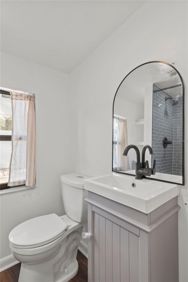 Image 18 of 22 For 2407 Lois Avenue